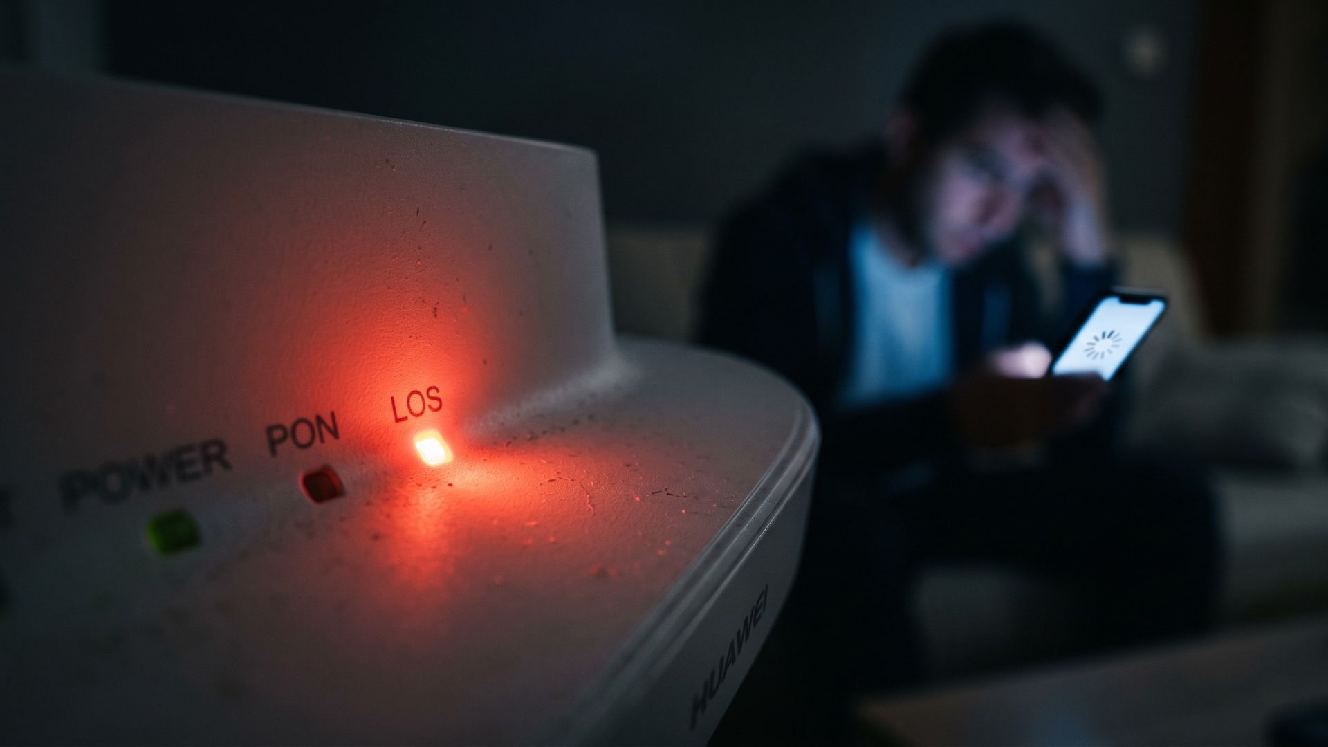 Lampu LOS Modem Huawei Berkedip Merah? Tenang, Ini Penyebab dan Solusi Cepatnya